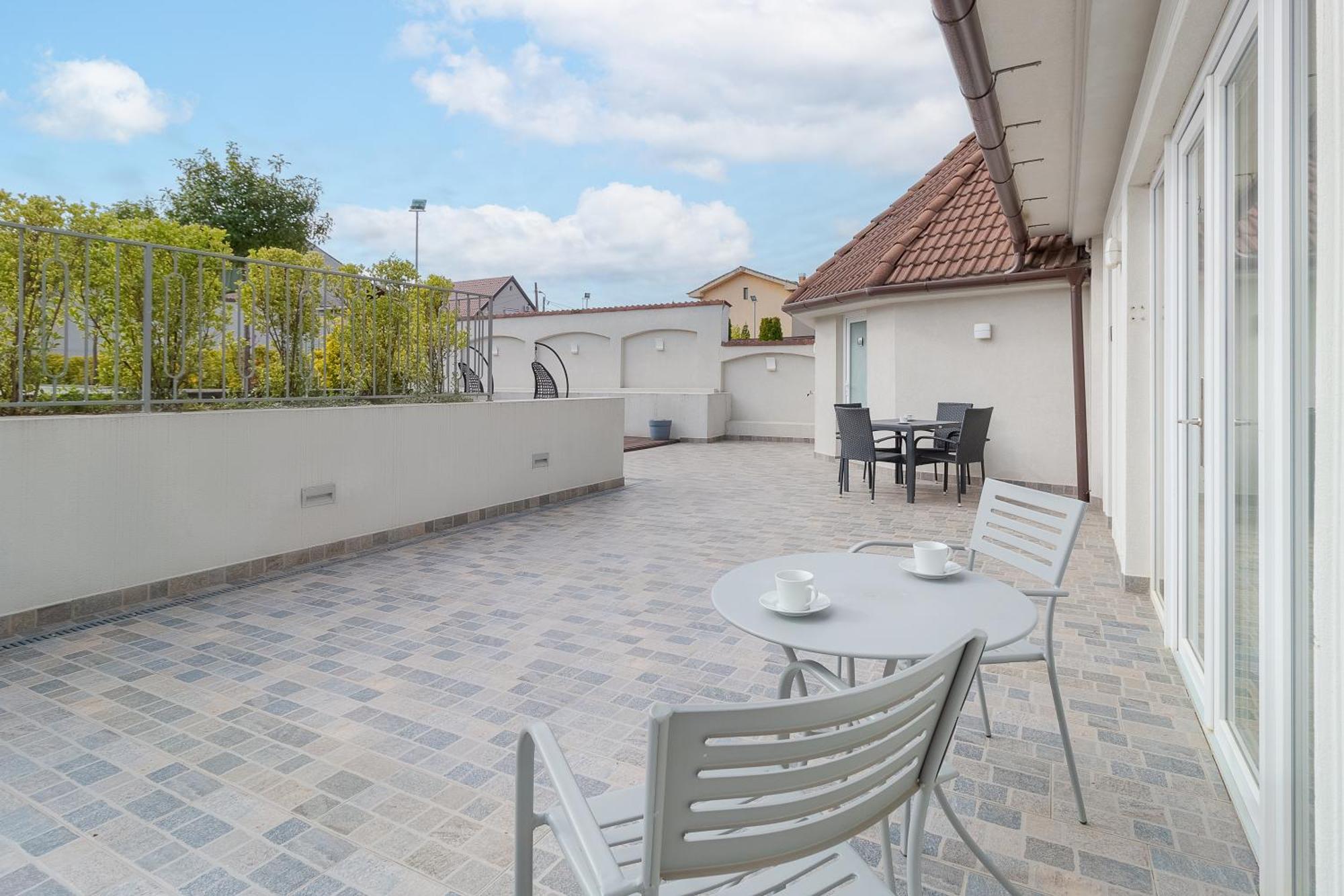 Dozsa Residence Oradea Exterior foto