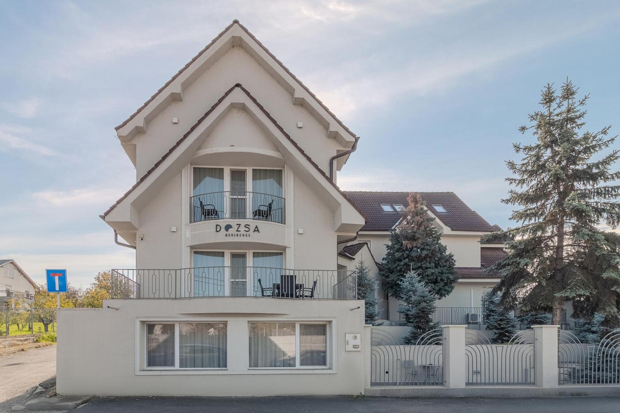 Dozsa Residence Oradea Exterior foto